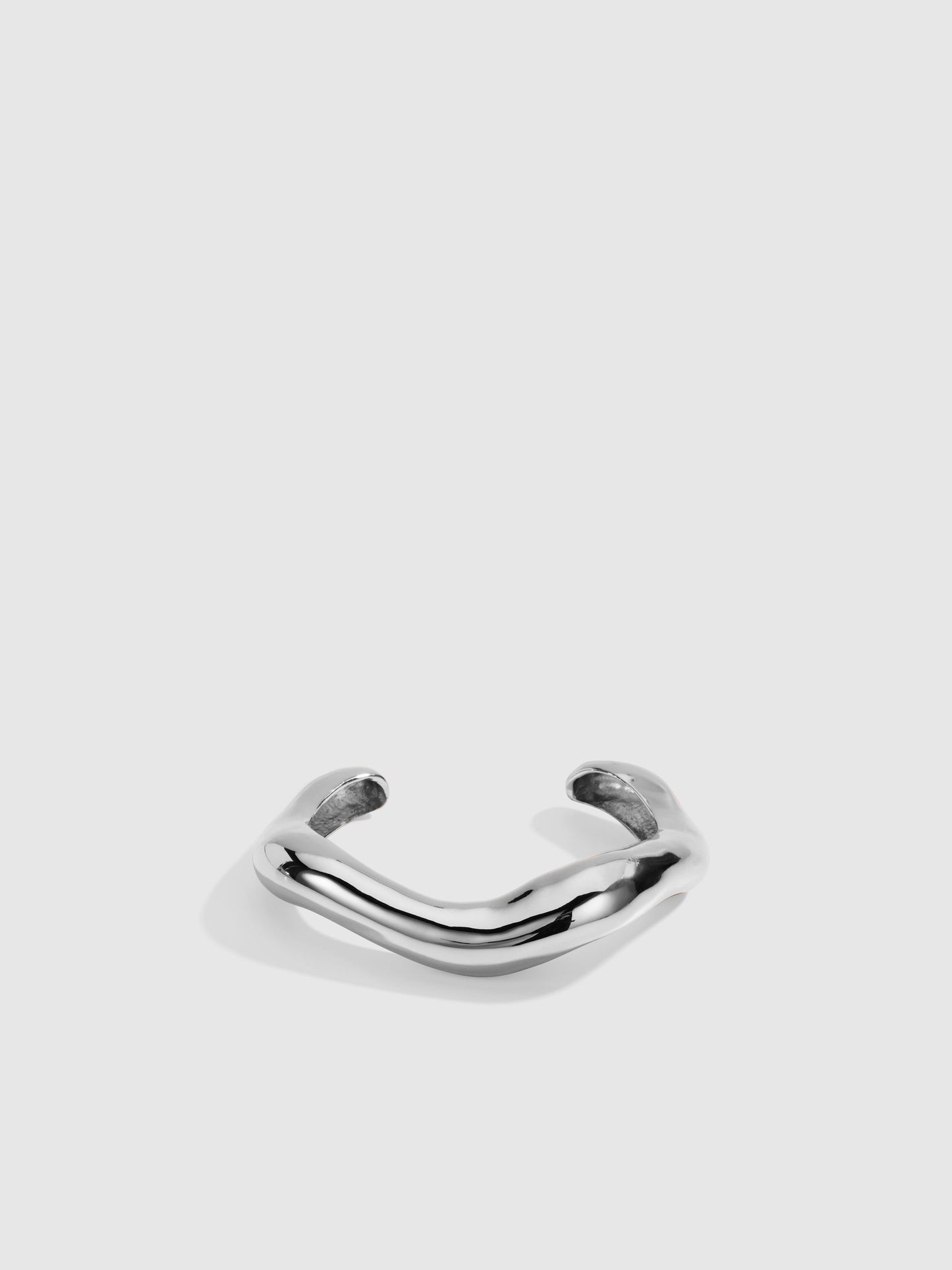SCULPTURAL BANGLE