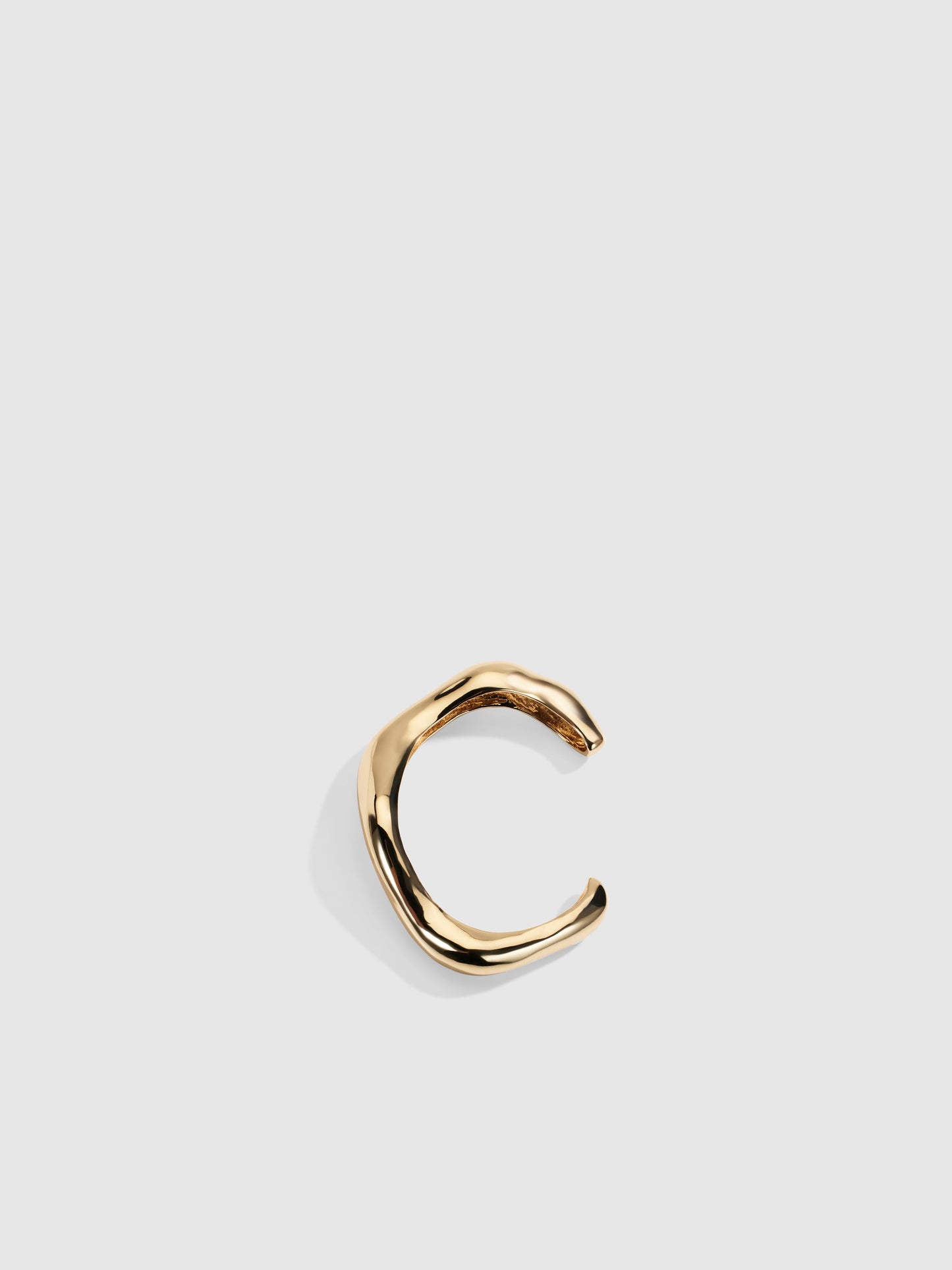 SCULPTURAL BANGLE