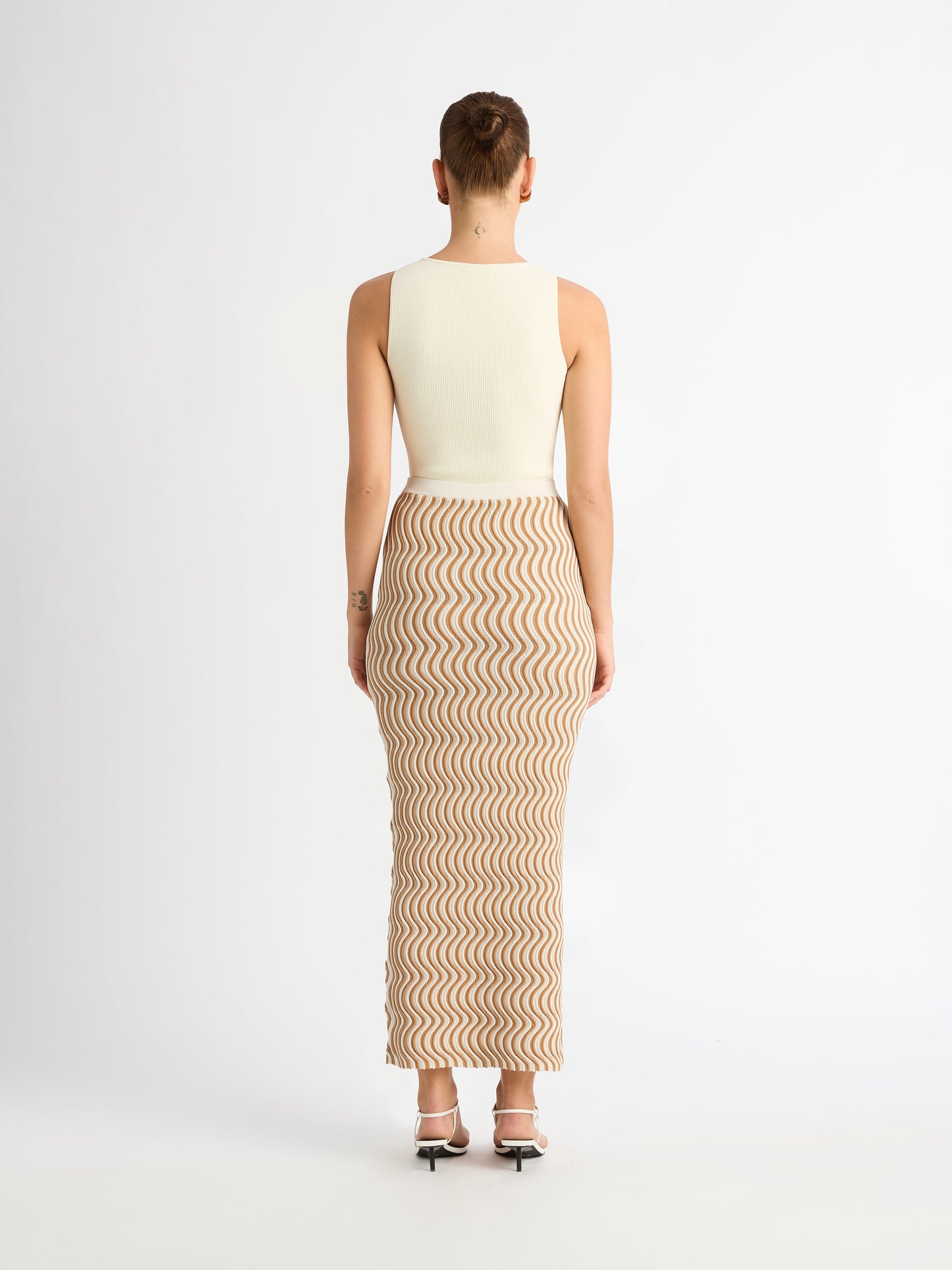 WAVY KNIT SKIRT