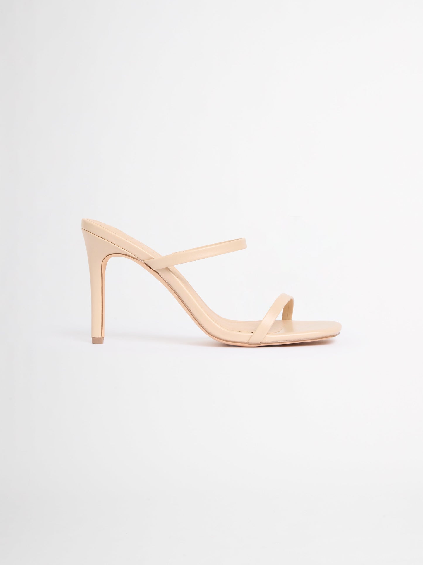 TINA HEEL